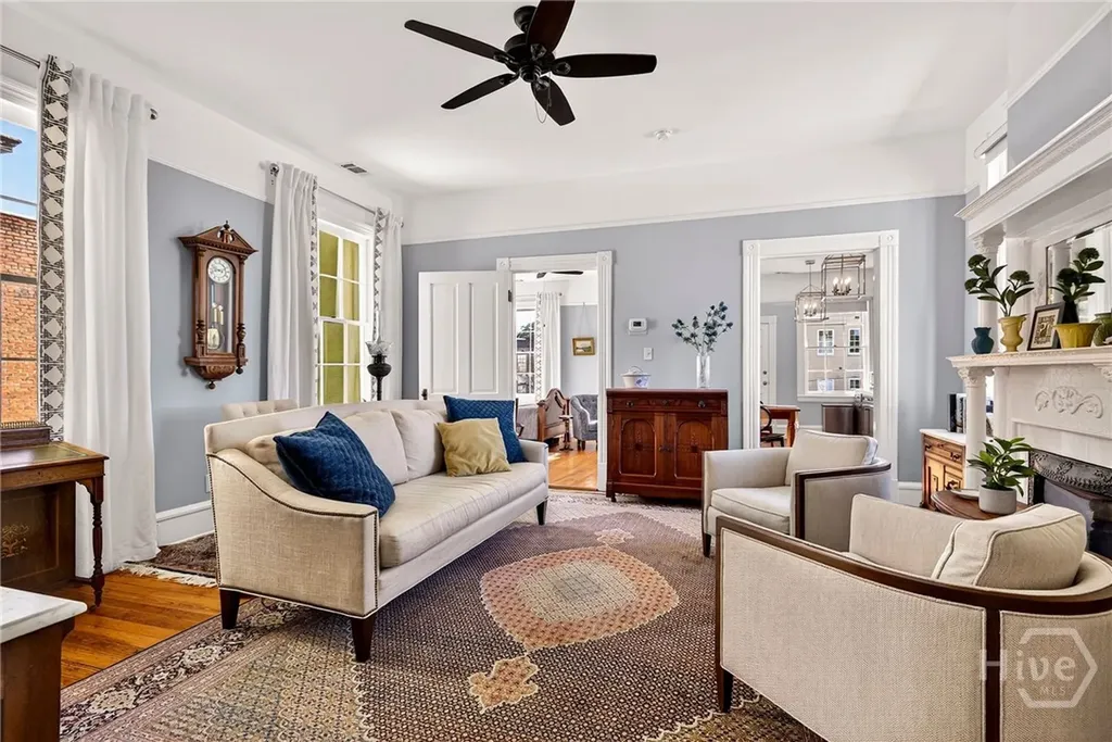 15 E Jones Street Savannah GA 31401