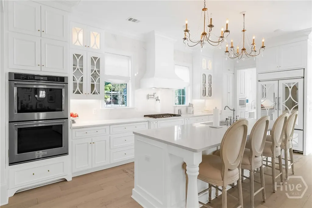 723 E Victory Drive Savannah GA 31405
