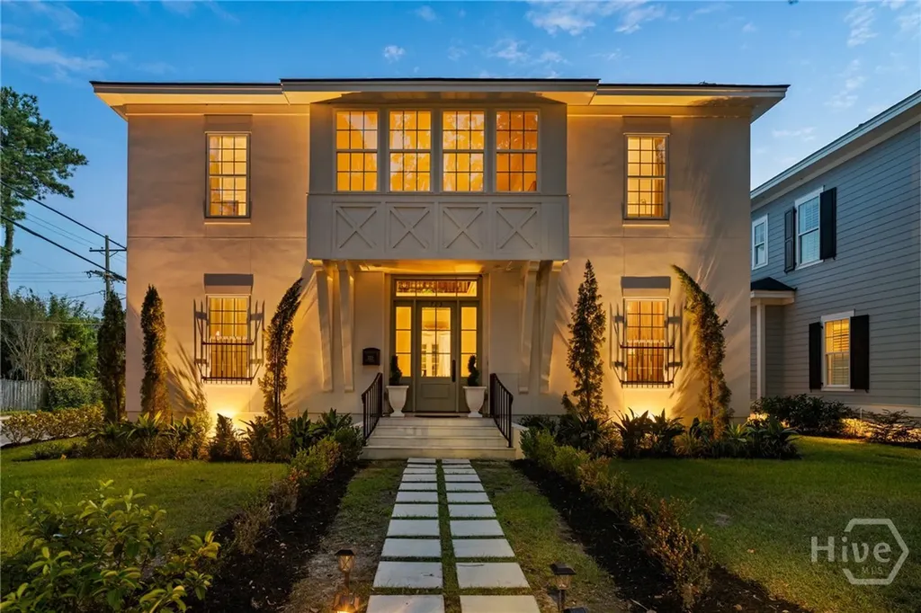 723 E Victory Drive Savannah GA 31405