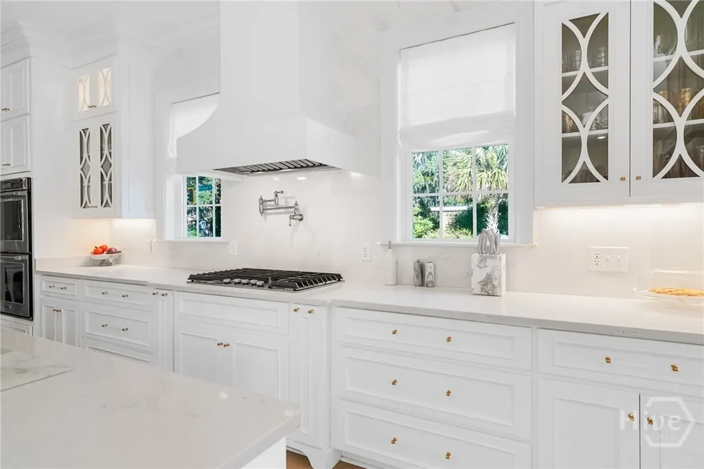 723 E Victory Drive Savannah GA 31405