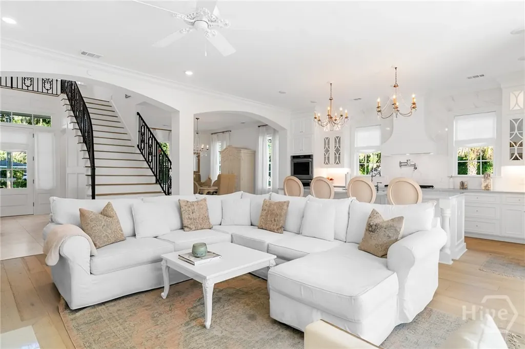 723 E Victory Drive Savannah GA 31405