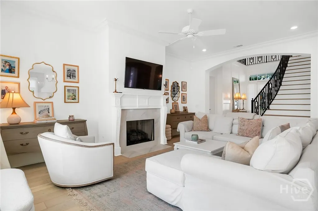723 E Victory Drive Savannah GA 31405