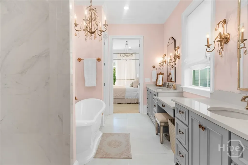 723 E Victory Drive Savannah GA 31405