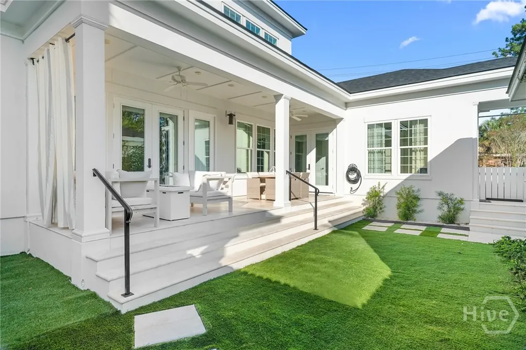 723 E Victory Drive Savannah GA 31405
