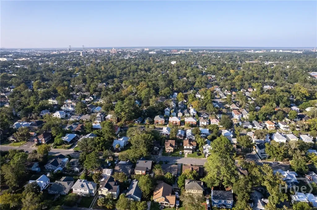 723 E Victory Drive Savannah GA 31405