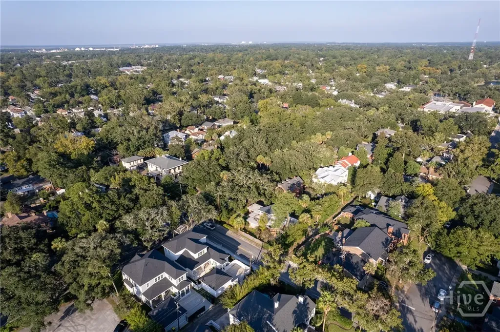 723 E Victory Drive Savannah GA 31405