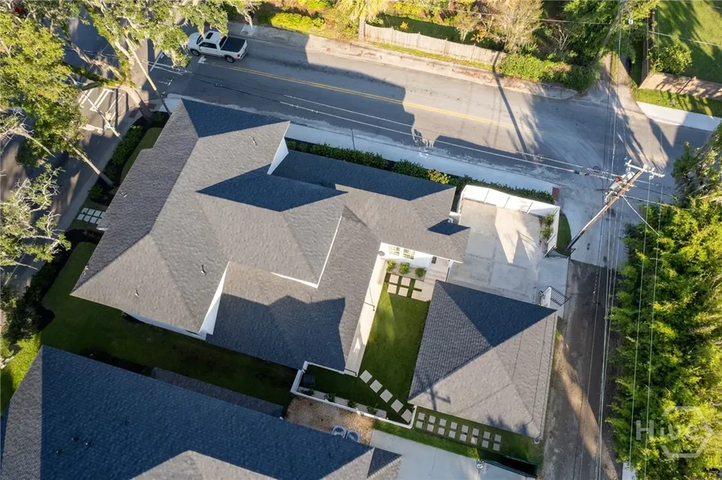 723 E Victory Drive Savannah GA 31405