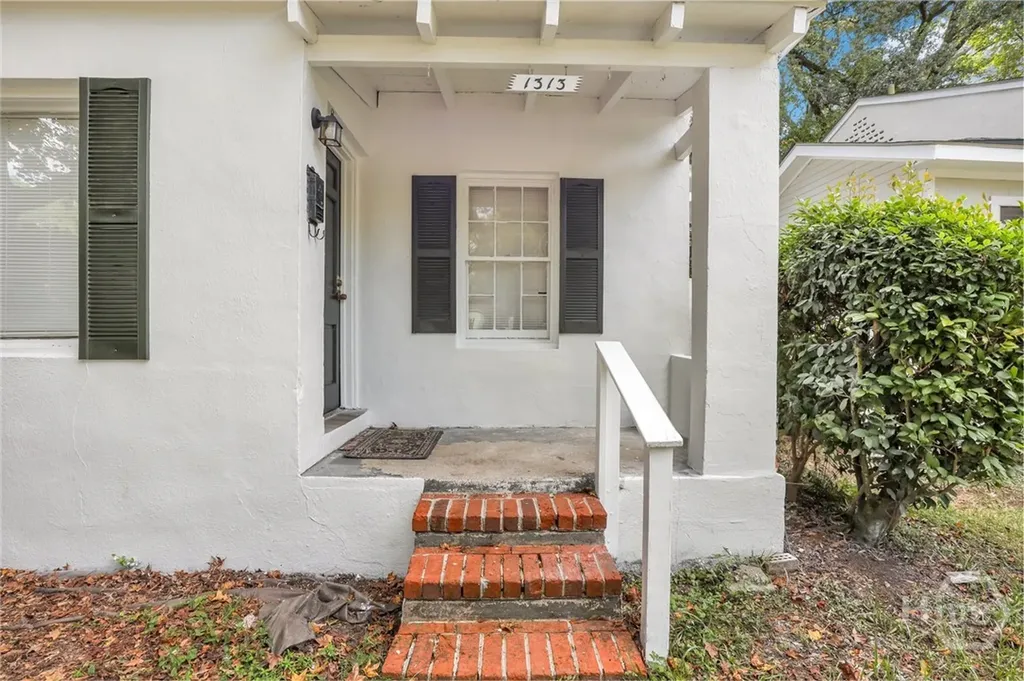 1313 E 55th Street Savannah GA 31404