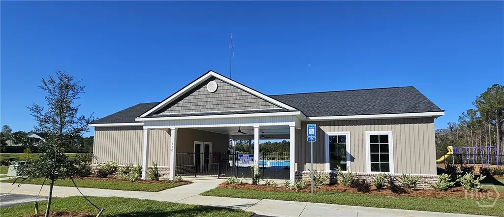 139 Classic Drive Pooler GA 31322