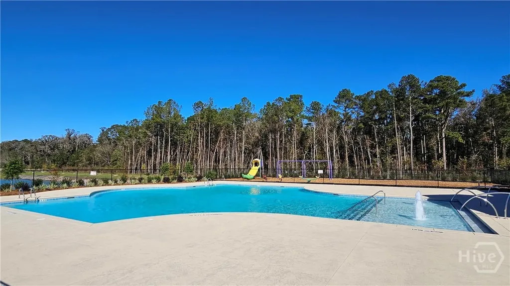 139 Classic Drive Pooler GA 31322