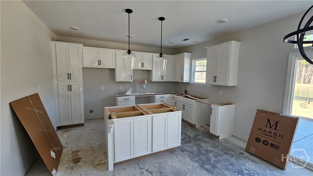 143 Classic Drive Pooler GA 31322
