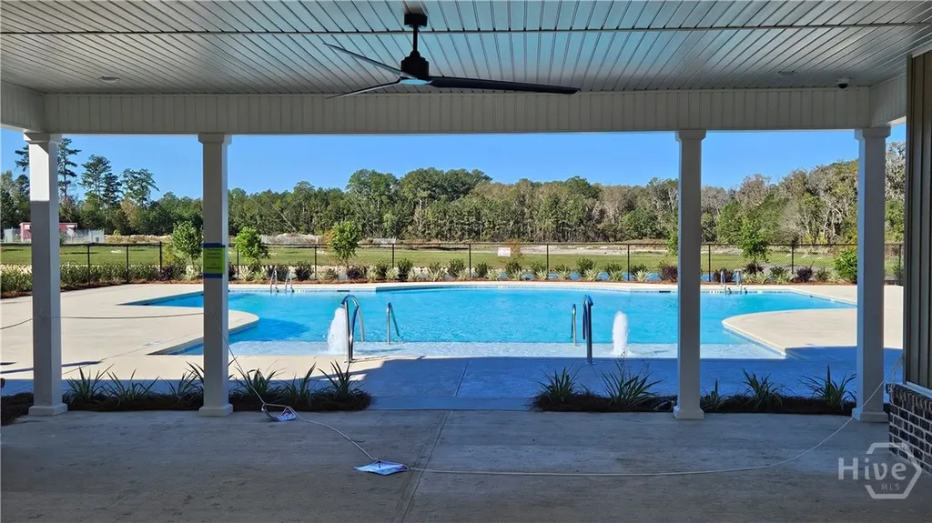 143 Classic Drive Pooler GA 31322