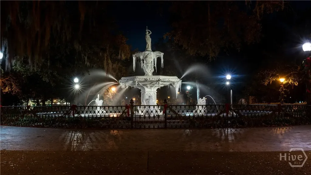 204 Bruce Street Savannah GA 31406