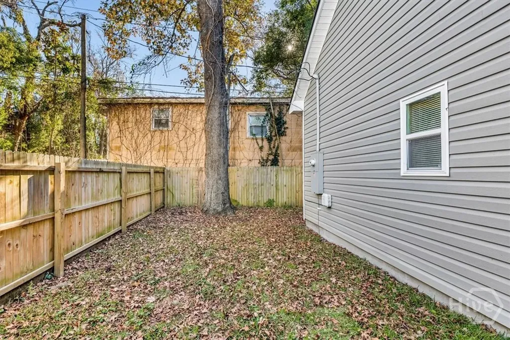 39 Travis Street Savannah GA 31406