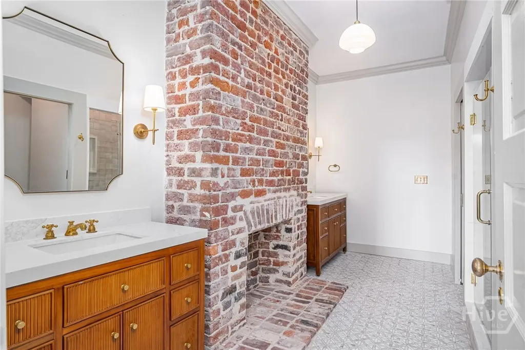 110 W Taylor Street Savannah GA 31401