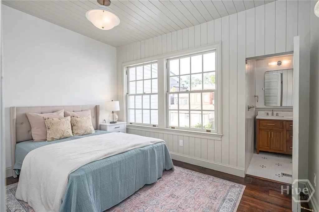 110 W Taylor Street Savannah GA 31401