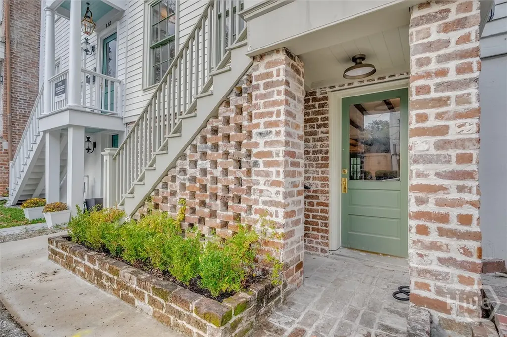 110 W Taylor Street Savannah GA 31401