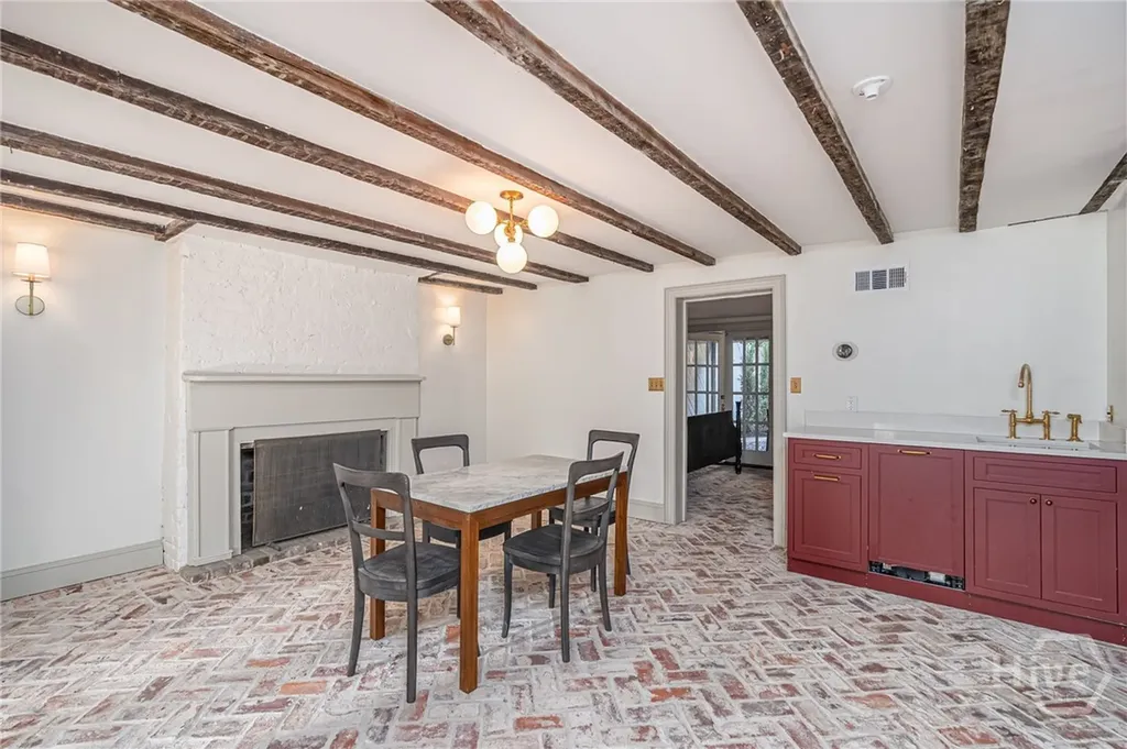110 W Taylor Street Savannah GA 31401