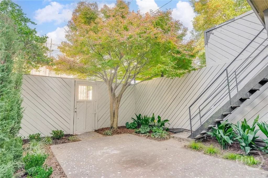 110 W Taylor Street Savannah GA 31401