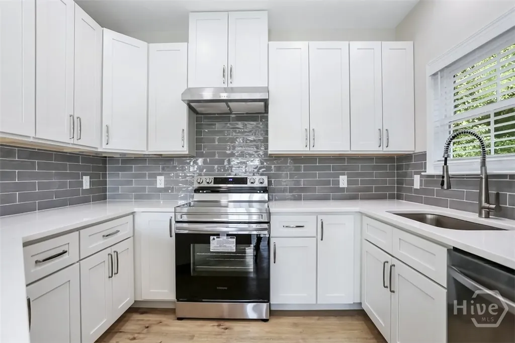 1520 E 56th Street Savannah GA 31404