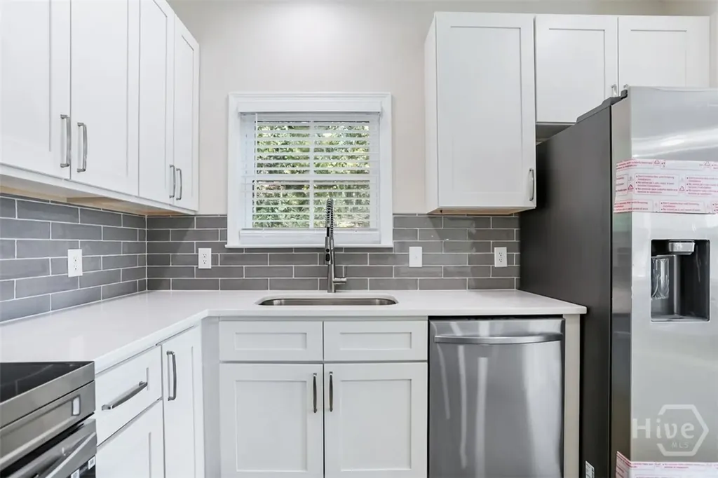 1520 E 56th Street Savannah GA 31404
