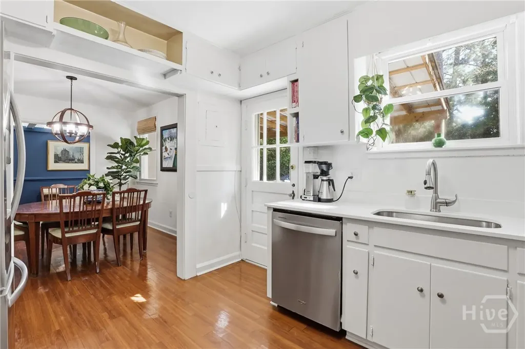 9 Colonel Estill Avenue Savannah GA 31406