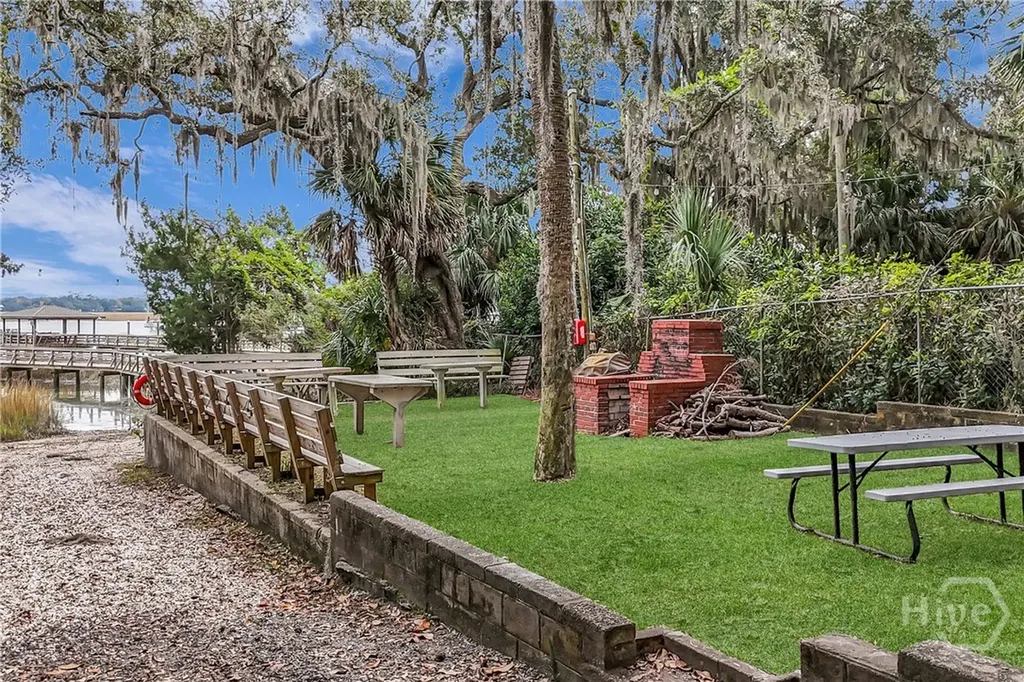 9 Colonel Estill Avenue Savannah GA 31406
