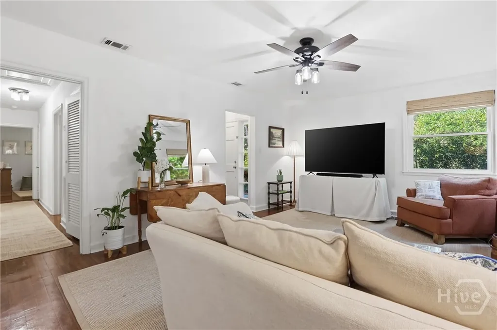 9 Colonel Estill Avenue Savannah GA 31406