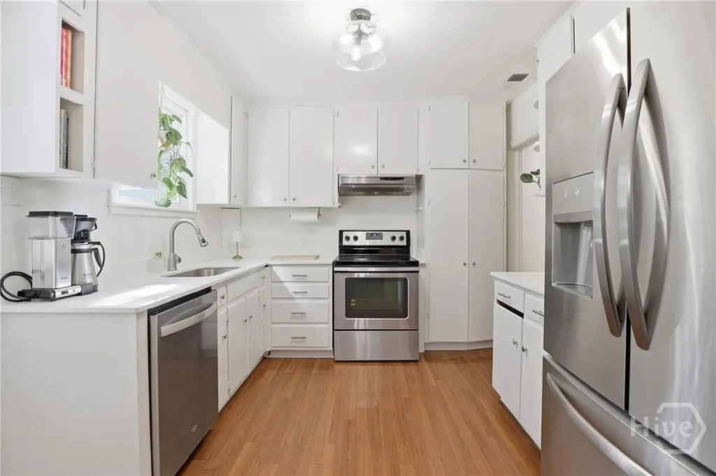 9 Colonel Estill Avenue Savannah GA 31406