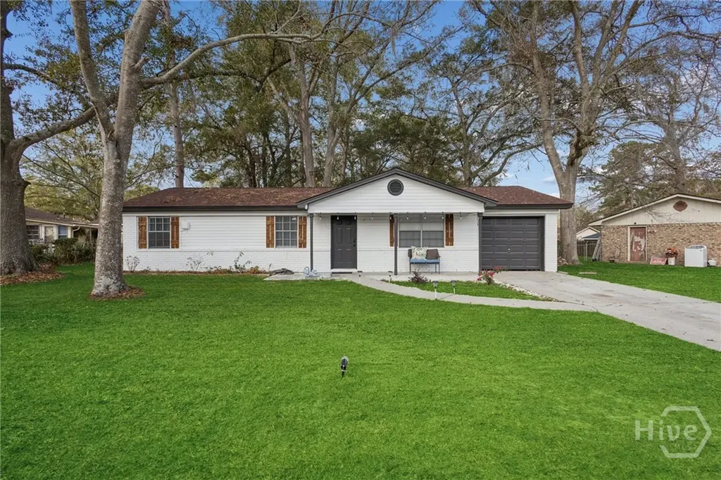 203 Holiday Circle Savannah GA 31419