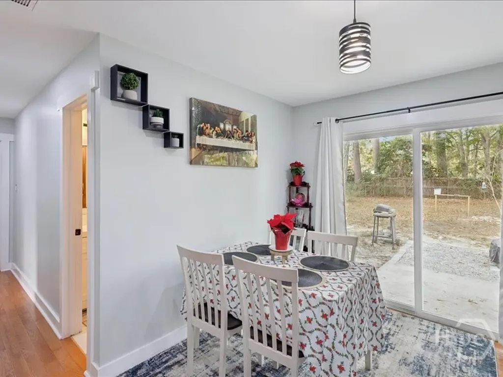 203 Holiday Circle Savannah GA 31419