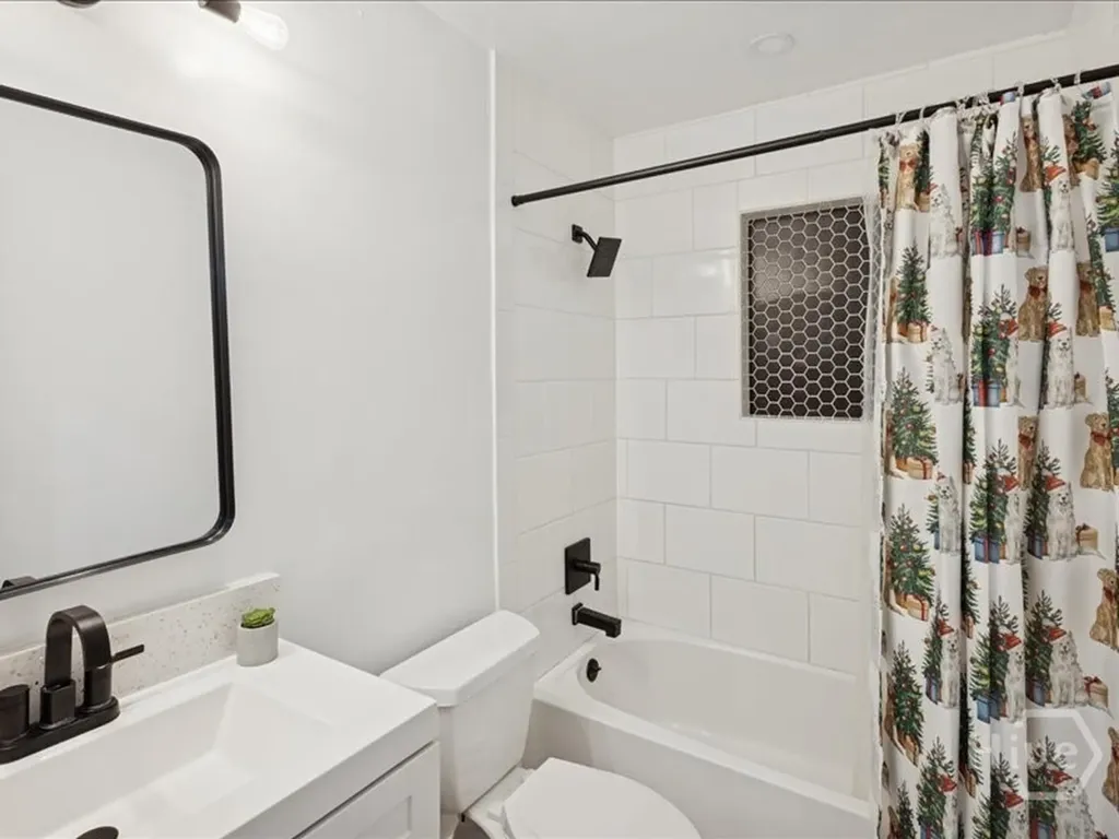 203 Holiday Circle Savannah GA 31419