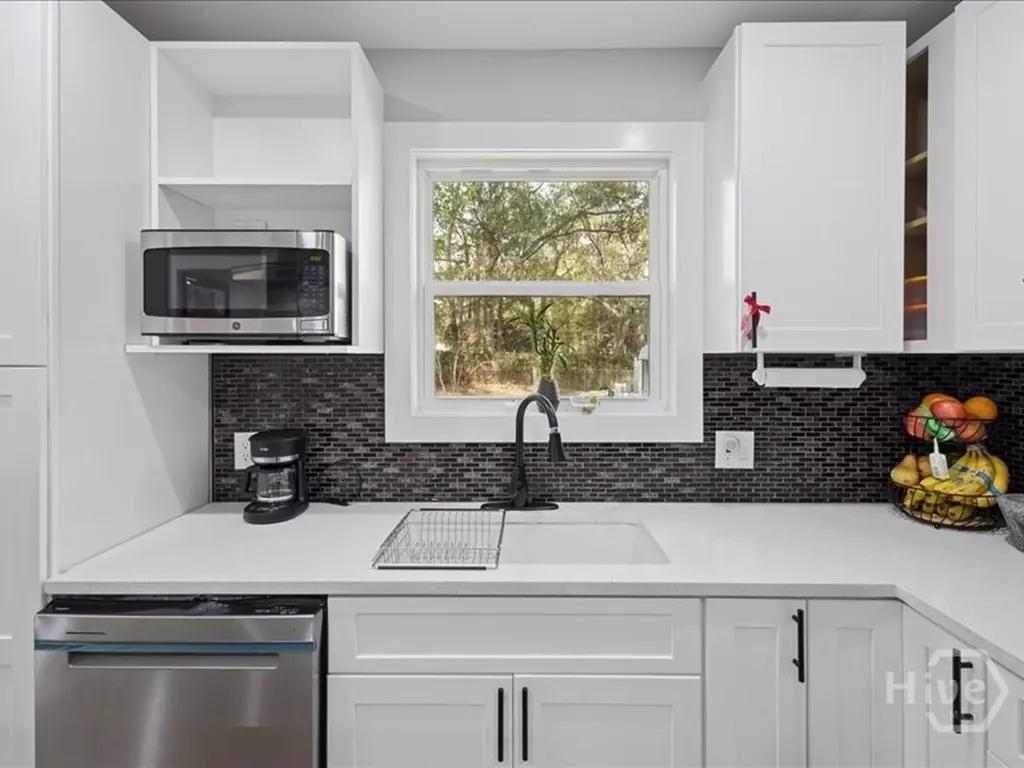 203 Holiday Circle Savannah GA 31419