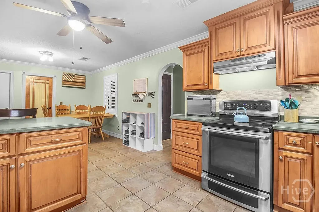 1046 Live Oak Drive Hinesville GA 31313