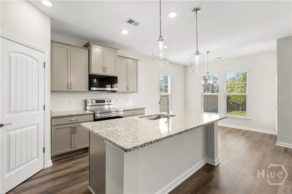 17 Blues Drive Pooler GA 31322