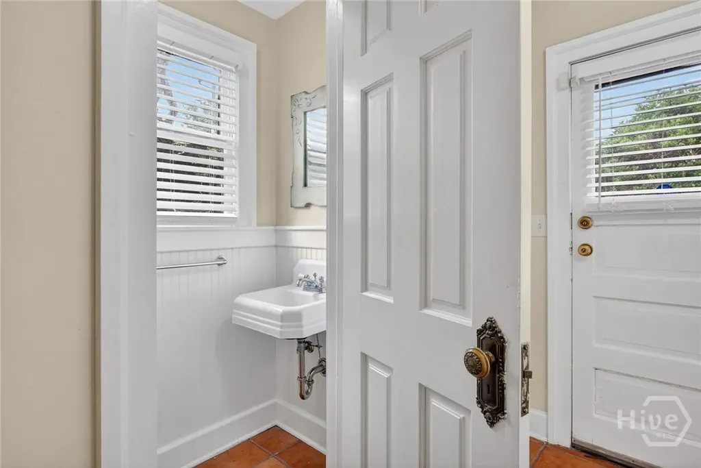 718 E 48th Street Savannah GA 31405