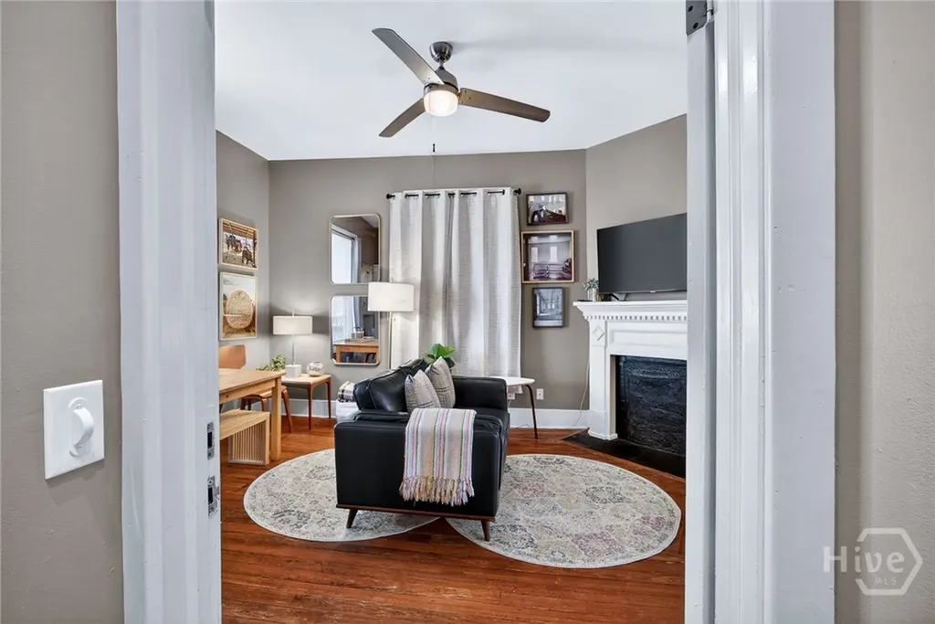 11 E 41st Street Savannah GA 31401