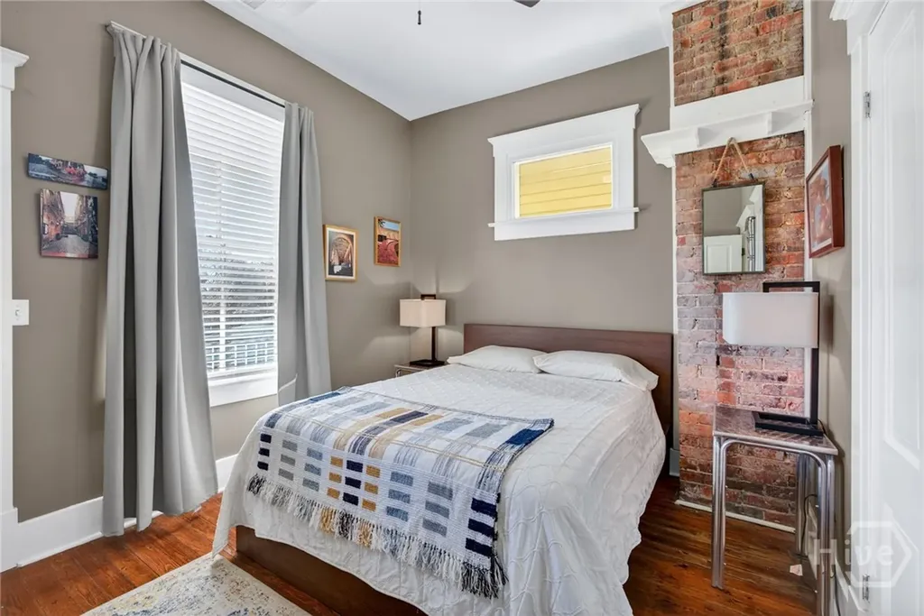 11 E 41st Street Savannah GA 31401