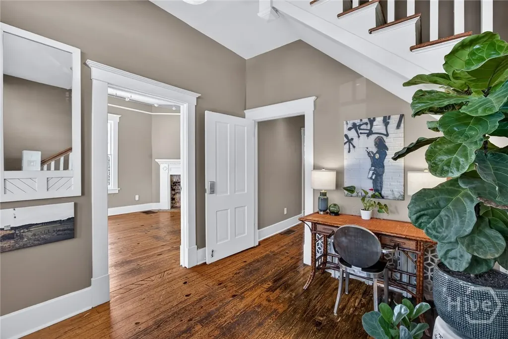 11 E 41st Street Savannah GA 31401
