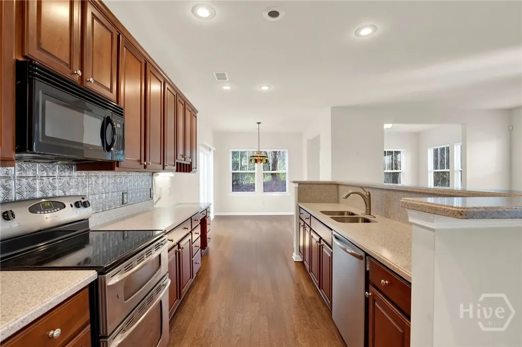143 Regency Circle Pooler GA 31322