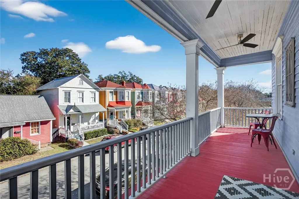 11 E 41st Street Savannah GA 31401