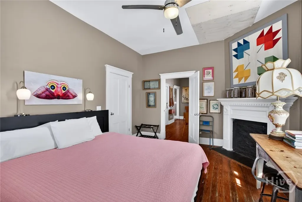 11 E 41st Street Savannah GA 31401