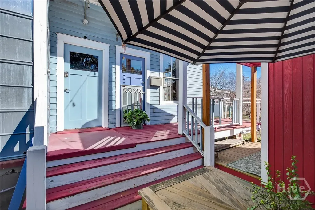 11 E 41st Street Savannah GA 31401