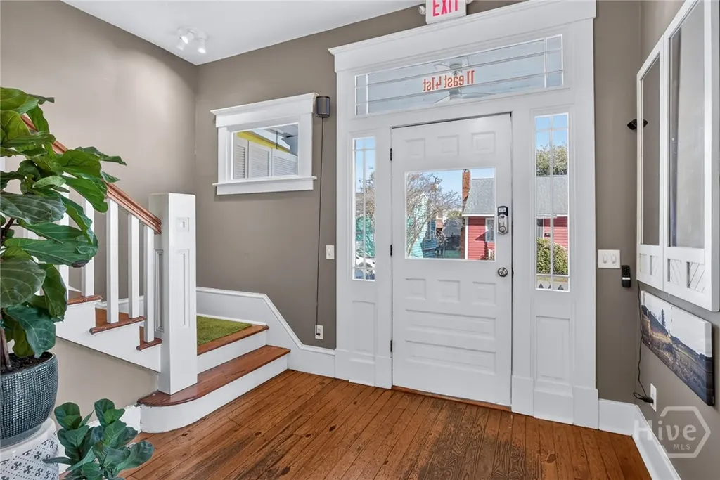 11 E 41st Street Savannah GA 31401