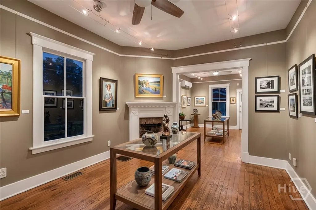 11 E 41st Street Savannah GA 31401