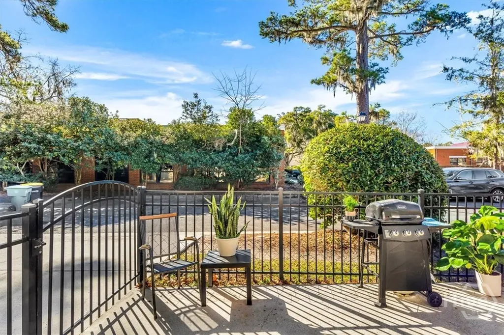 6 Roundtree Circle Savannah GA 31405