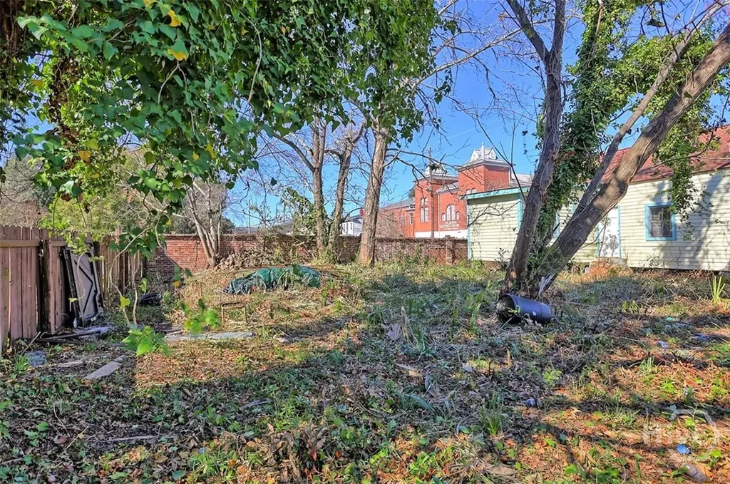 537 Hartridge Street Savannah GA 31401