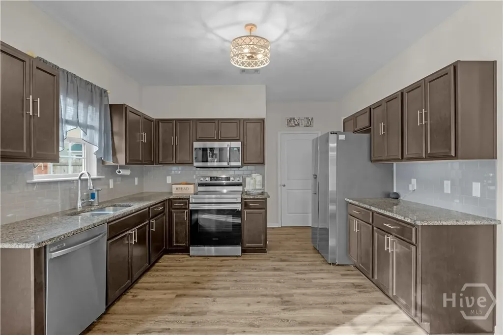35 W.w. Winn Avenue Hinesville GA 31313
