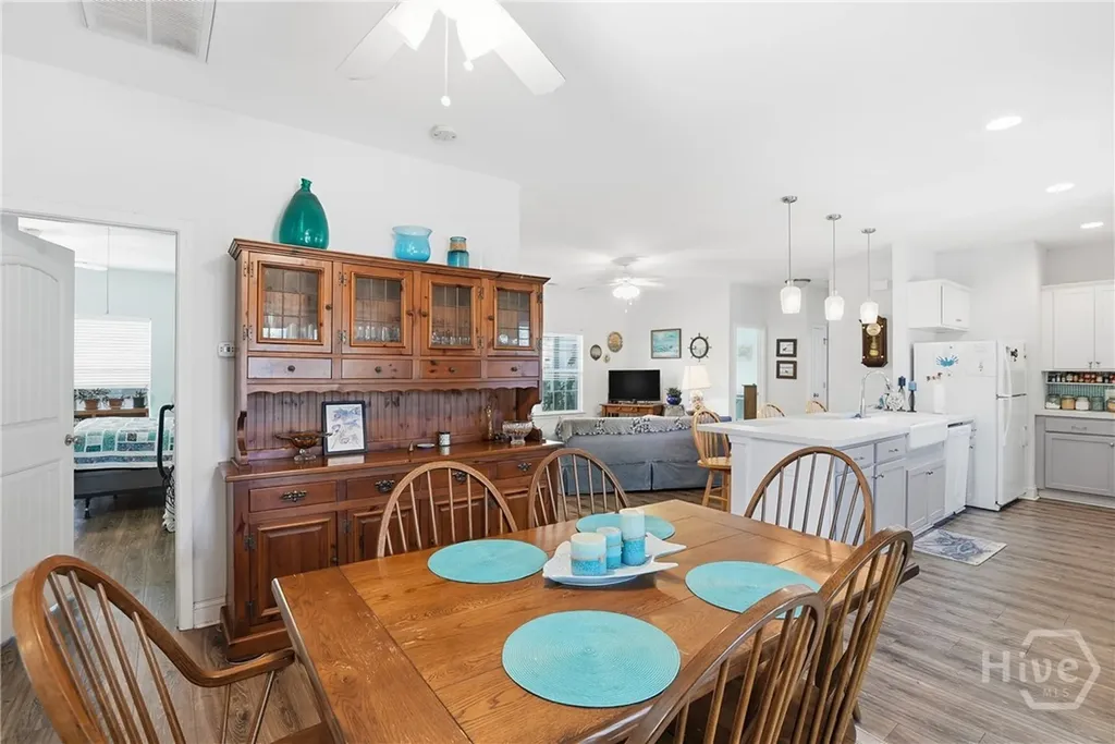 613 Leaning Oaks Drive Savannah GA 31410