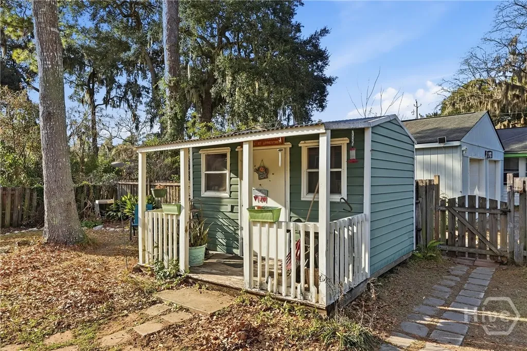613 Leaning Oaks Drive Savannah GA 31410